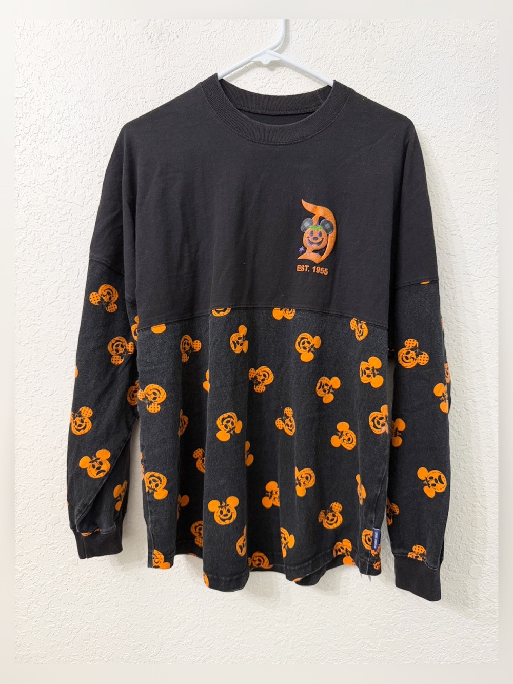Disneyland Mickey and Minnie Pumpkin Halloween Spirit Jersey - M